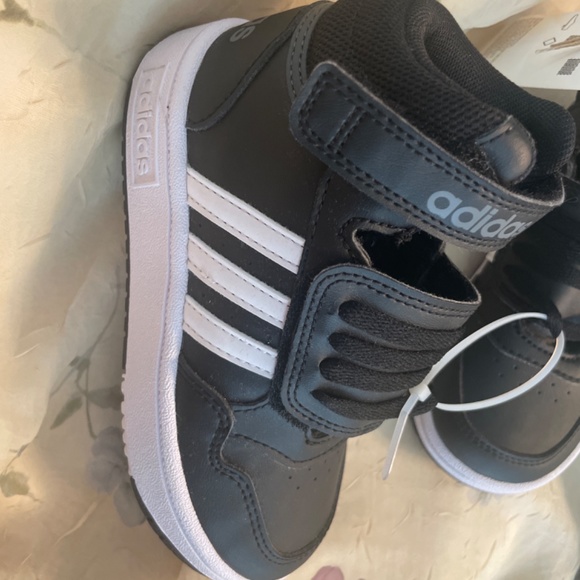 Kids Adidas High Top Velcro Sneakers - Picture 2 of 4
